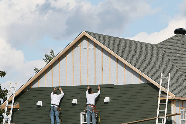 Professional Siding Installation technician working in Stoutsville, OH